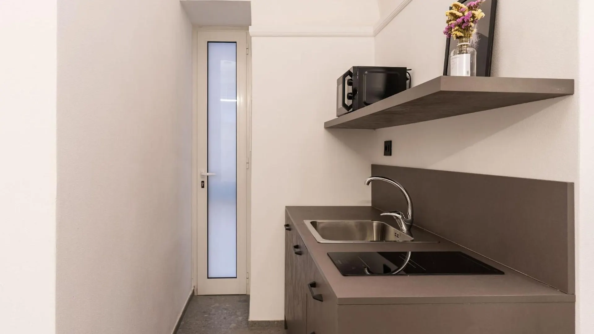 Ginza City Studio By Wonderful Italy Bari 0*,  Italy